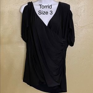 Black torrid Low cut top size 3